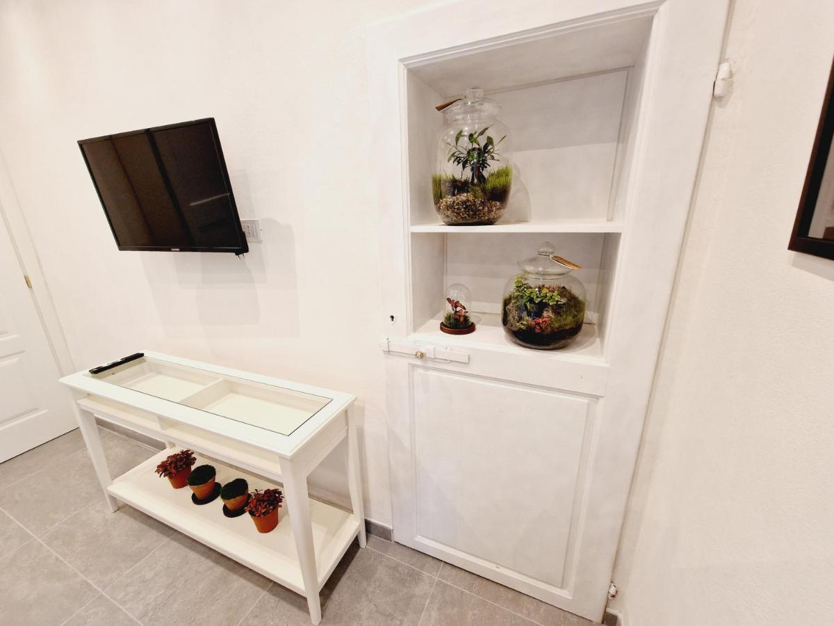 Monna Dina In Apartamento *