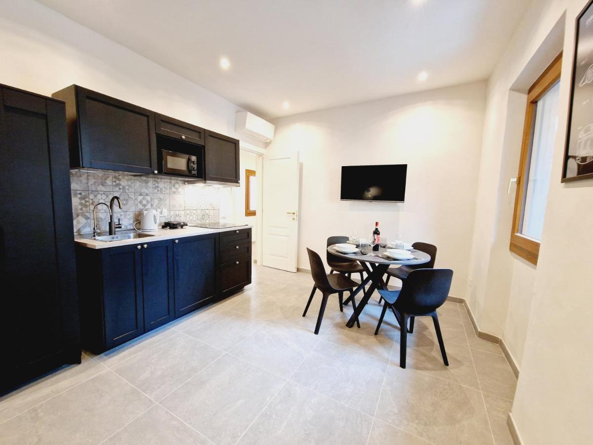 Monna Dina In Apartamento *